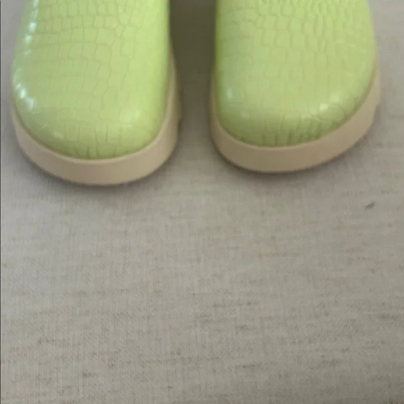Sorel Viibe Lime Green White Croc Embossed Clogs Shoes, Size 11, NWOT Display - Picture 6 of 9